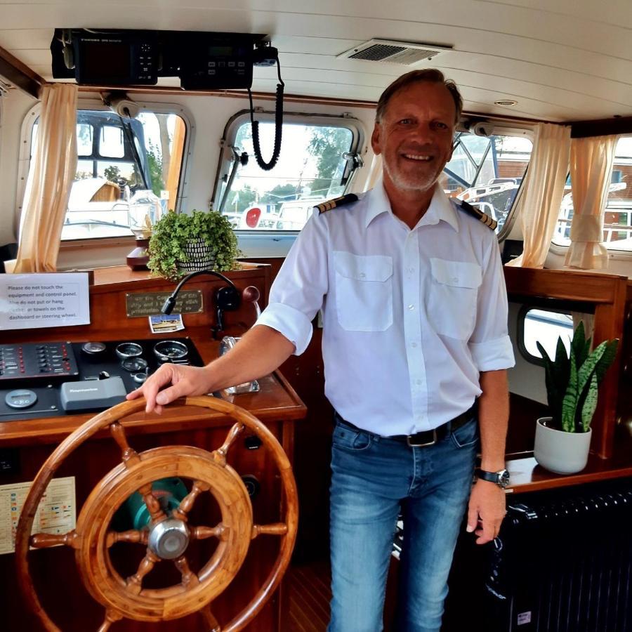 Motor Yacht Amstelle Hotel Amsterdam Exterior photo